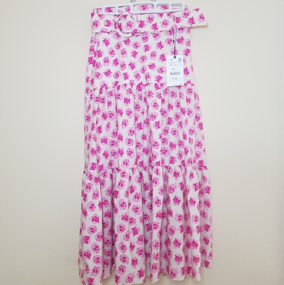 Zara NWT pink white floral tiered midi skirt